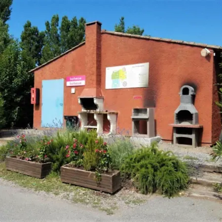 Mobilhome 40 M2, 3 Chb, Terrasse Arboree 20 M2, Camping 4 Etoiles * Фрежюс