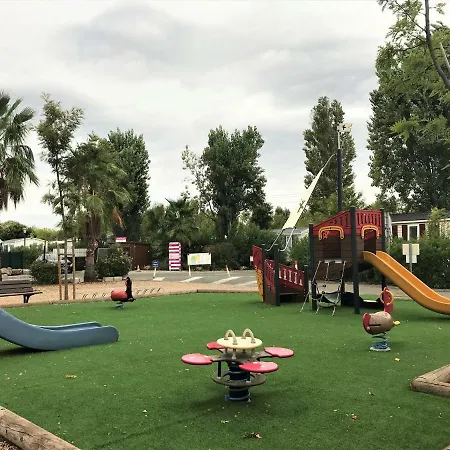 Mobilhome 40 M2, 3 Chb, Terrasse Arboree 20 M2, Camping 4 Etoiles Фрежюс